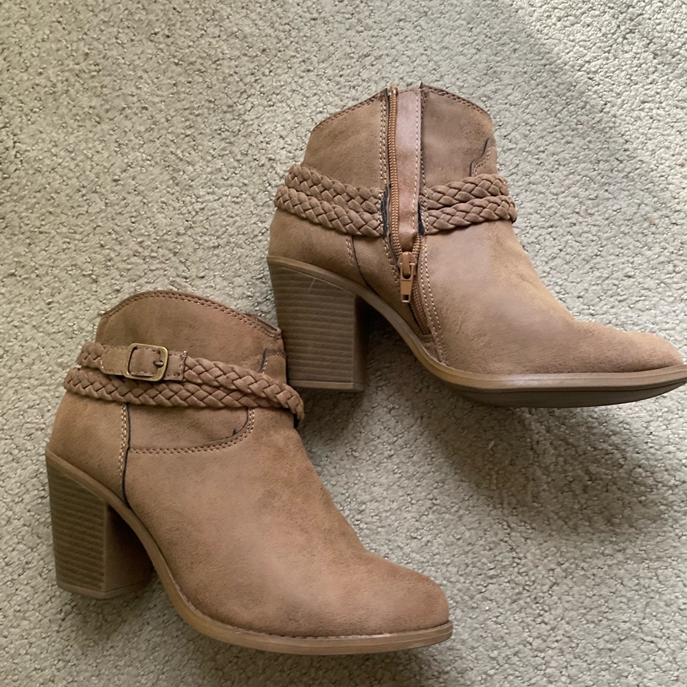 No Parking Enid Tan Boot